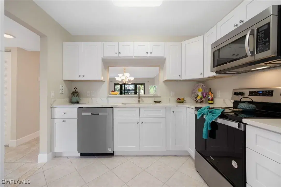 Picture of 15464 Admiralty Cir 6, North Fort Myers, FL 33917