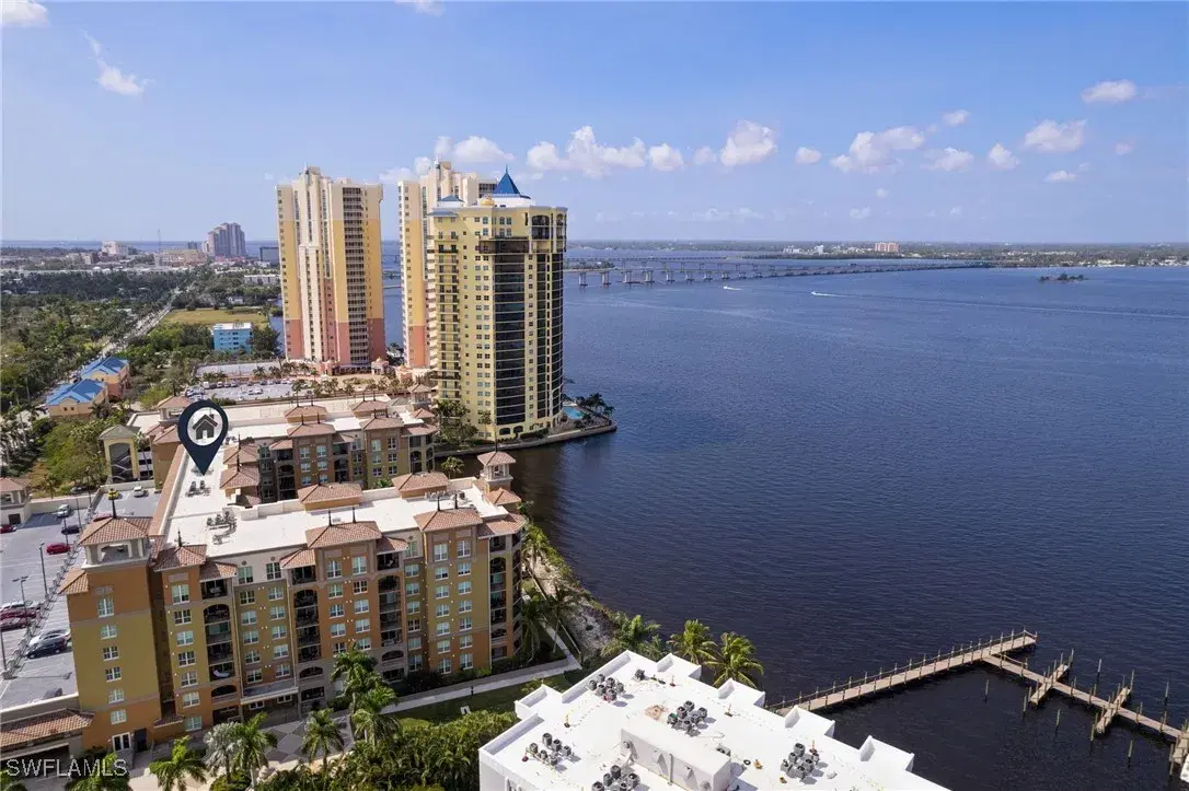 Picture of 2825 Palm Beach Blvd 406, Fort Myers, FL 33916