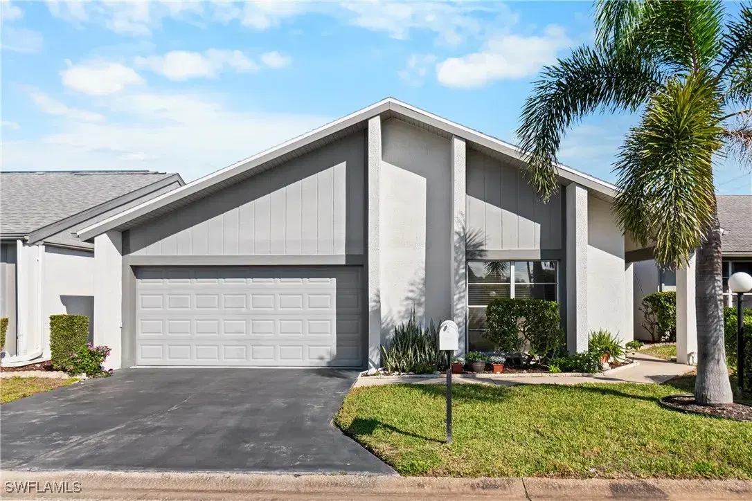 Picture of 9817 Maplecrest Cir, Lehigh Acres, FL 33936