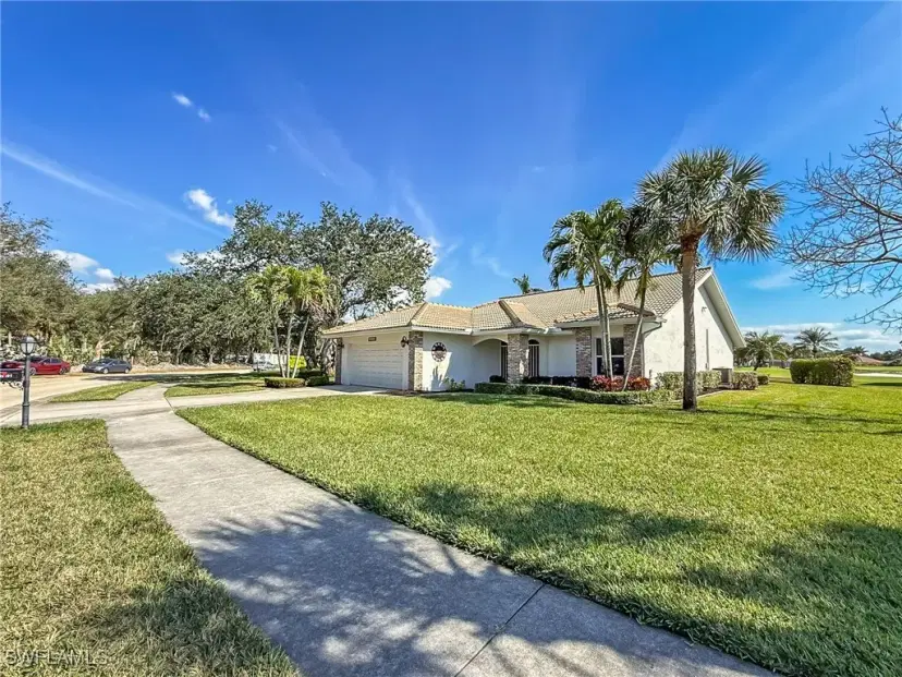 Picture of 16101 Kelly Woods Dr, Fort Myers FL 33908