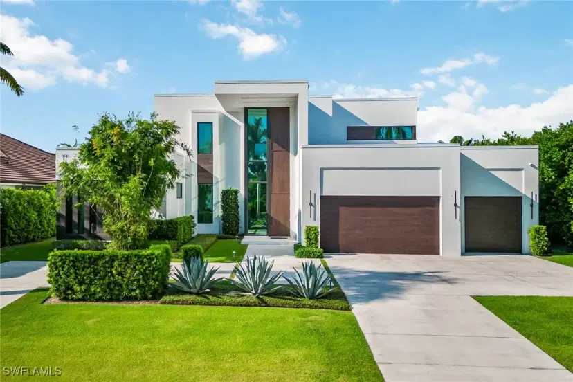 Picture of 641 Starboard Dr, Naples FL 34103