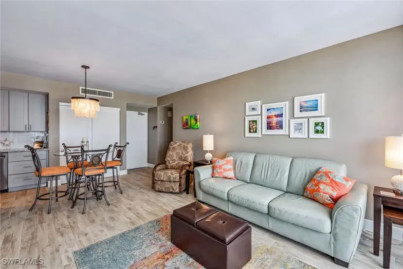 Picture of 140 Seaview Ct 1504, Marco Island FL 34145