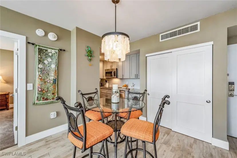 Picture of 140 Seaview Ct 1504, Marco Island FL 34145