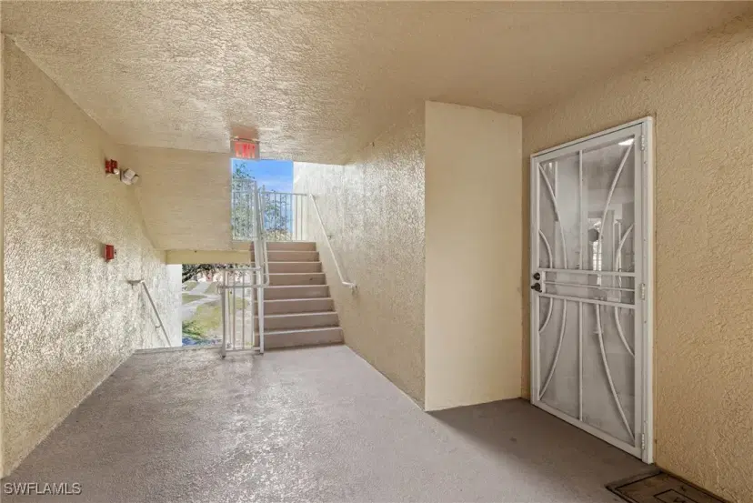 Picture of 4135 Residence Dr 612, Fort Myers FL 33901