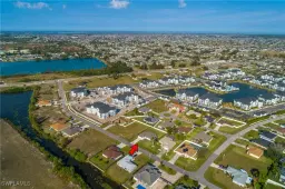 Picture of 1427 SW 4Th Ln, Cape Coral, FL 33991