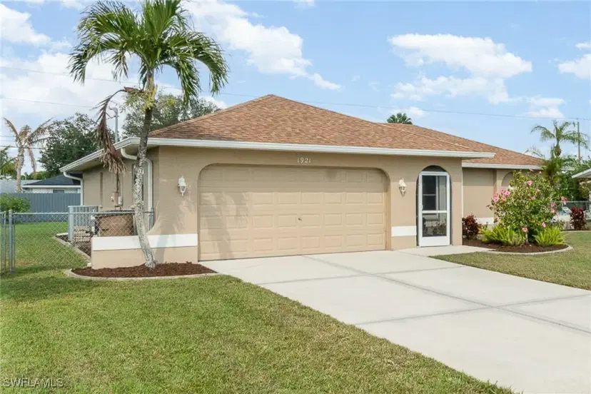 Picture of 1921 SE 8Th Ter, Cape Coral FL 33990
