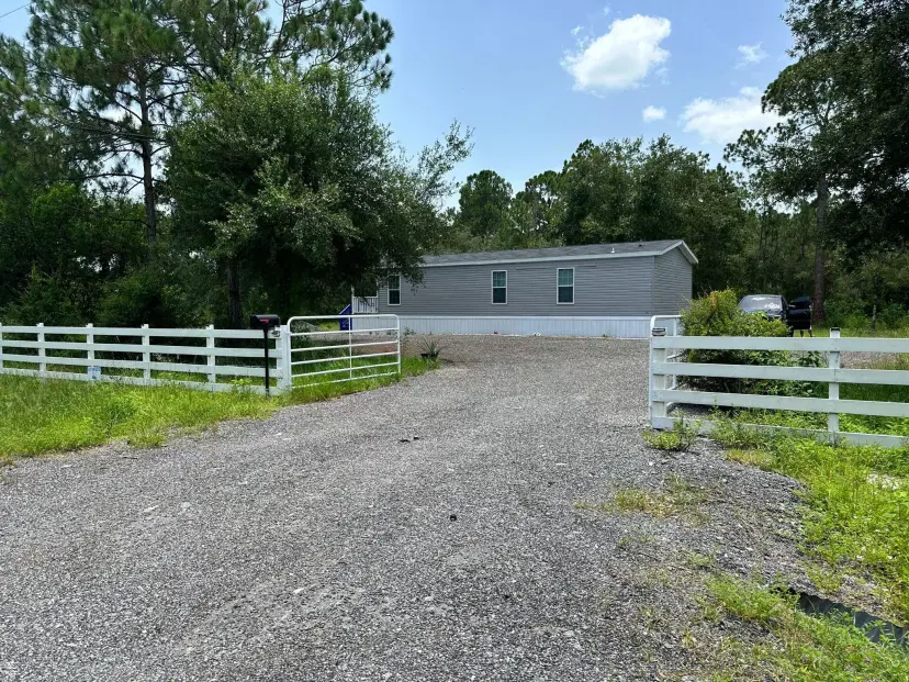 Picture of 636 Pine Cone Ave, Clewiston FL 33440