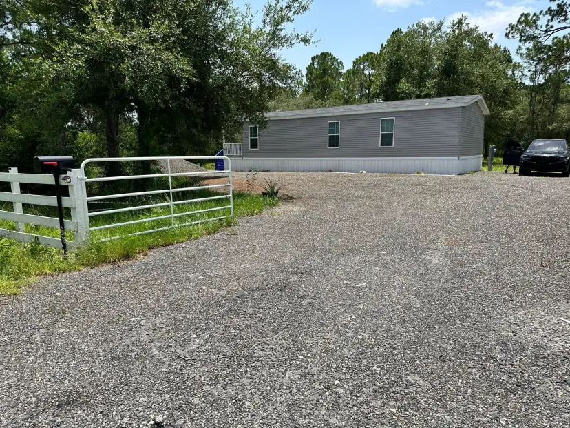 Picture of 636 Pine Cone Ave, Clewiston FL 33440