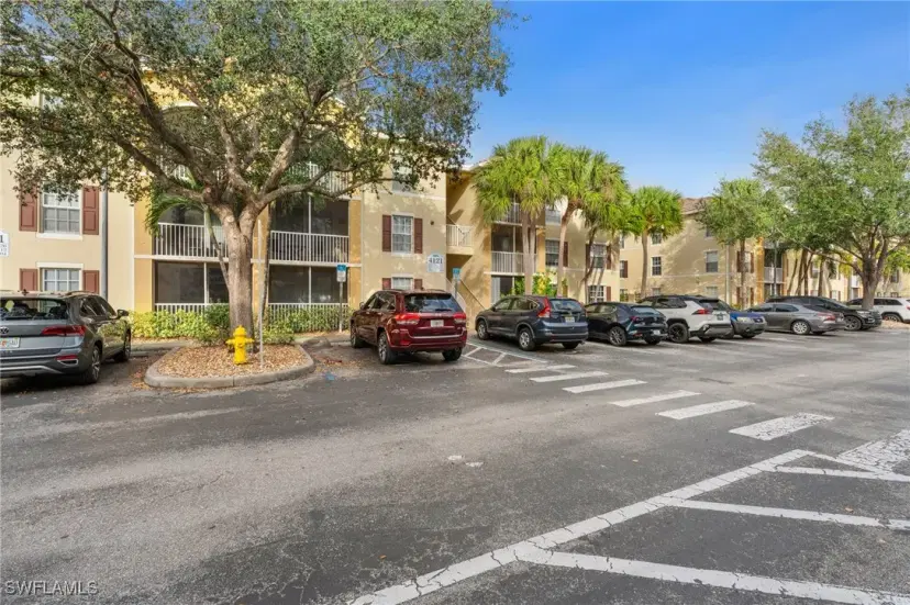 Picture of 4121 Residence Dr 315, Fort Myers FL 33901