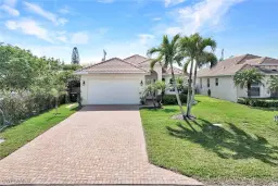 Picture of 684 98Th Ave N, Naples, FL 34108