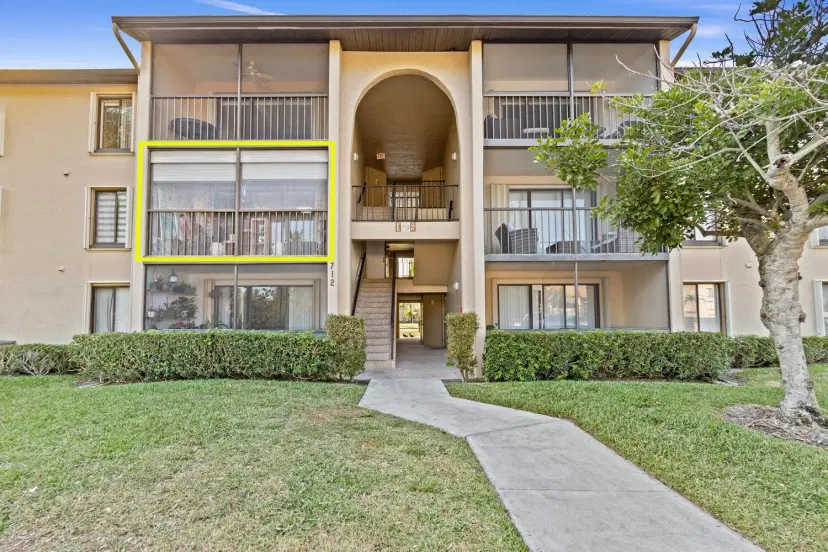 Picture of 712 Sunny Pine Way E2, Greenacres FL 33415