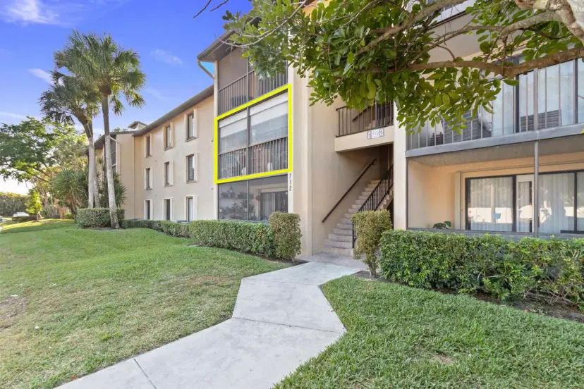 Picture of 712 Sunny Pine Way E2, Greenacres FL 33415
