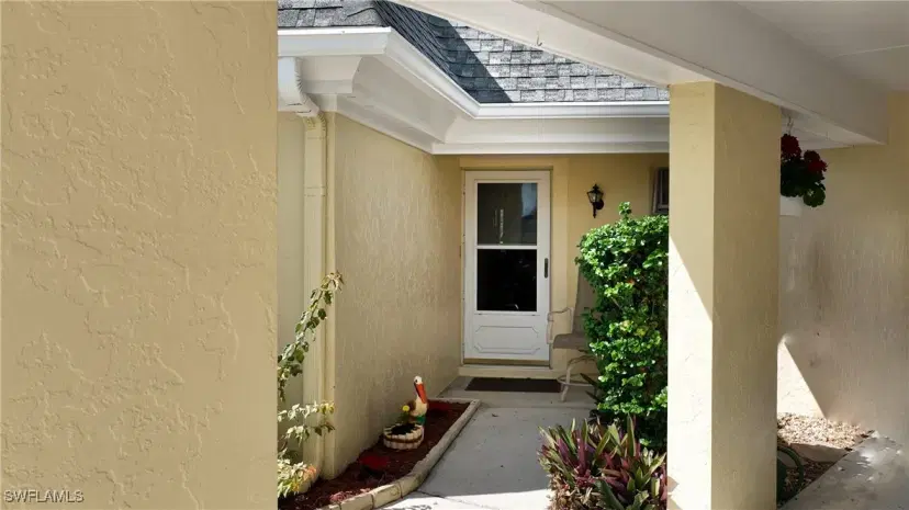 Picture of 8 Park Lane Cir, Lehigh Acres FL 33936