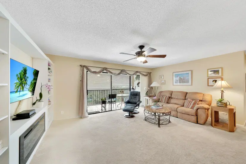 Picture of 517 Dotterel Road 32C, Delray Beach FL 33444
