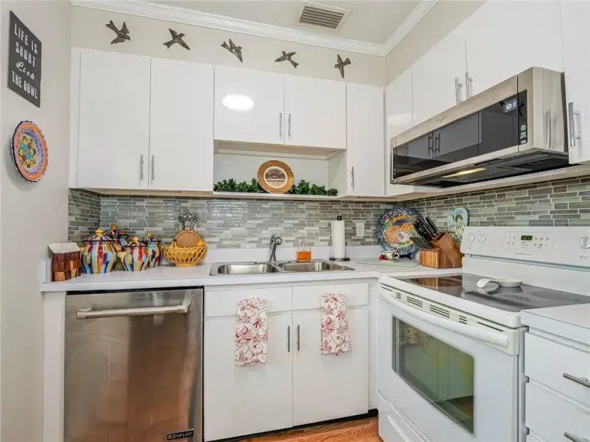 Picture of 73 Royal Oak Court 203, Vero Beach FL 32962
