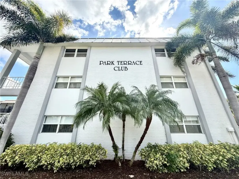 Picture of 72 7Th St S 305, Naples FL 34102