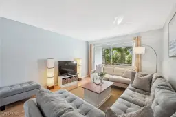 Picture of 72 7Th St S 305, Naples, FL 34102