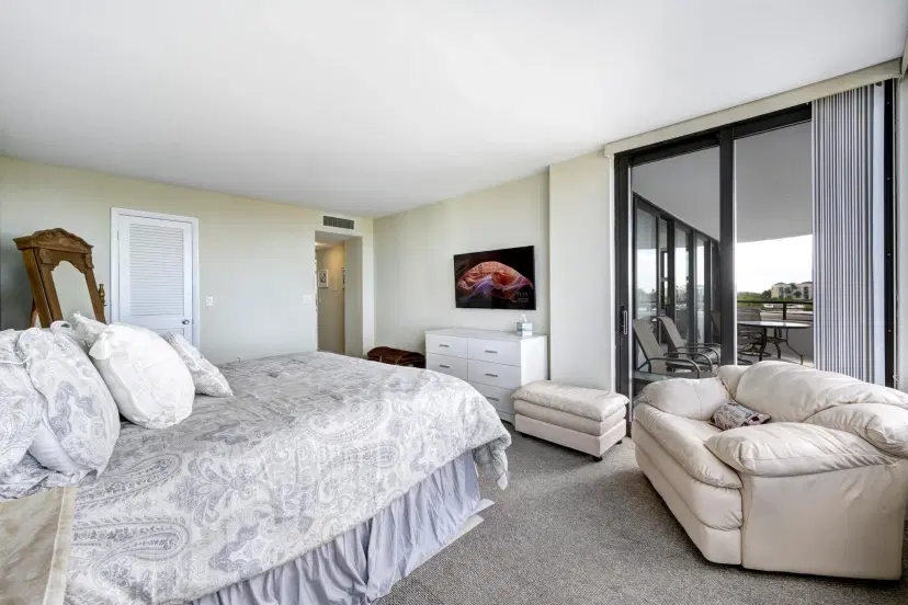 Picture of 3589 S Ocean Boulevard 507, South Palm Beach FL 33480