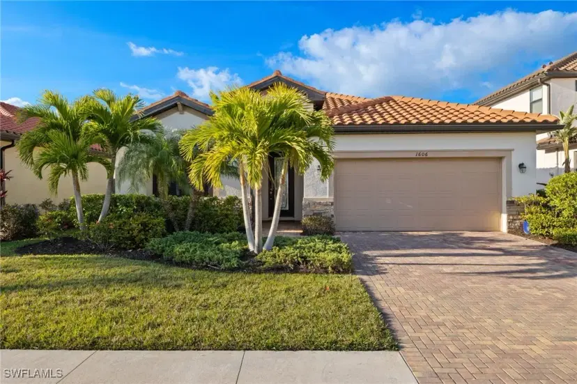 Picture of 1606 Santiago Cir, Naples FL 34113