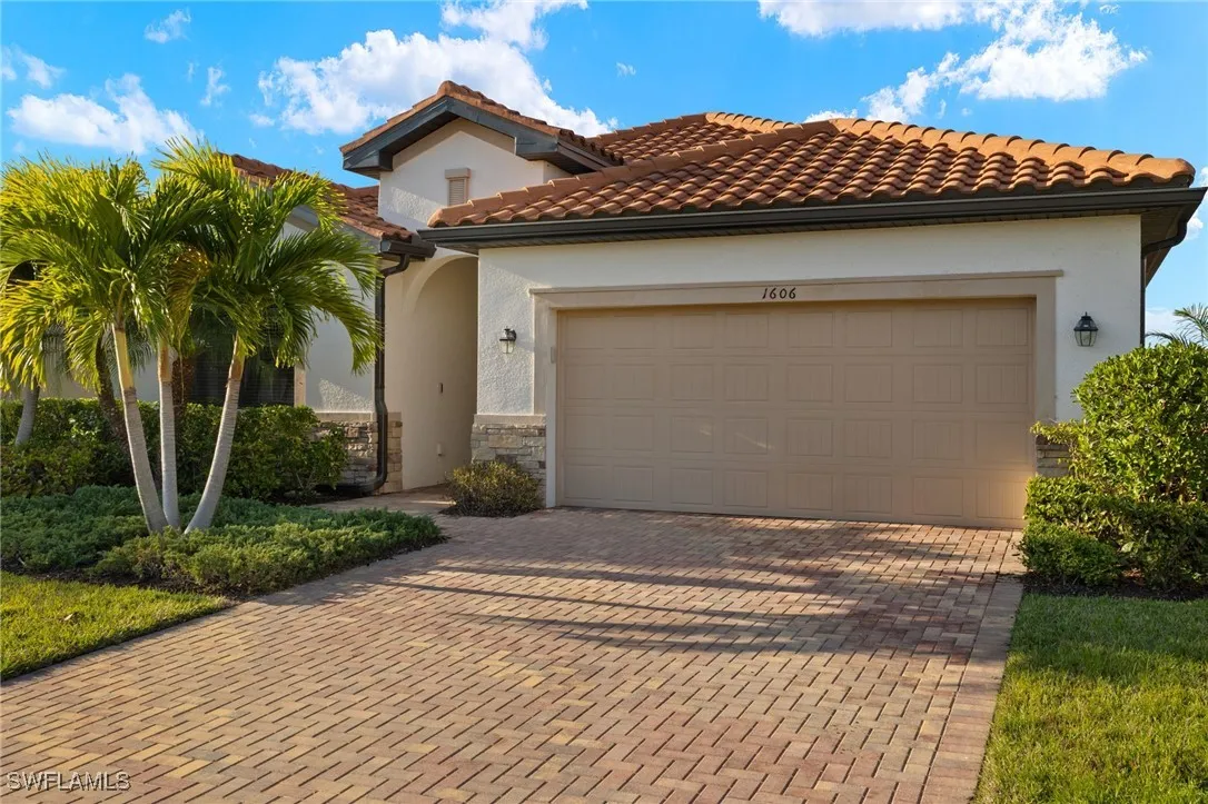 Picture of 1606 Santiago Cir, Naples FL 34113