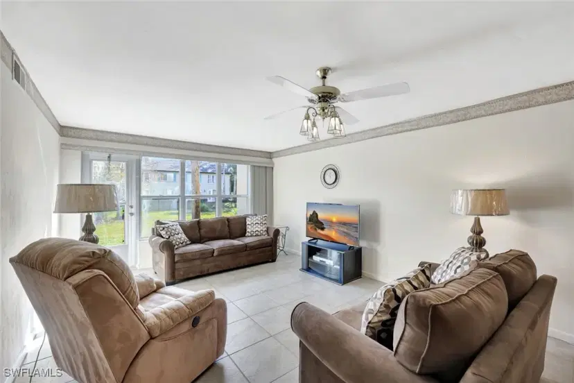 Picture of 4150 Looking Glass Ln 5, Naples FL 34112