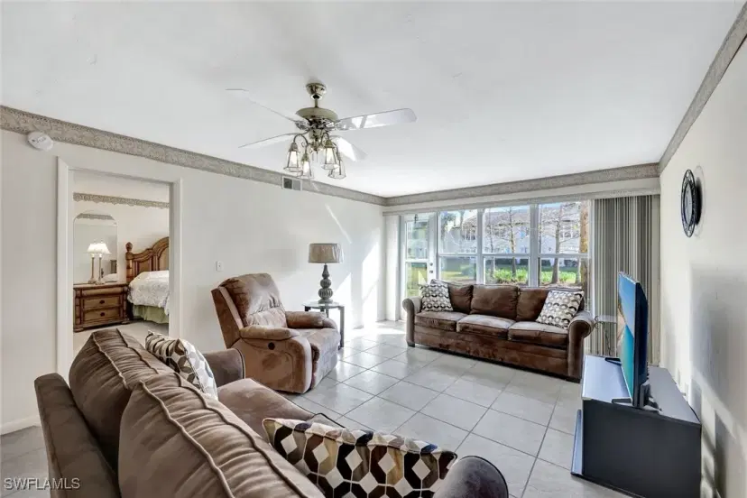 Picture of 4150 Looking Glass Ln 5, Naples FL 34112