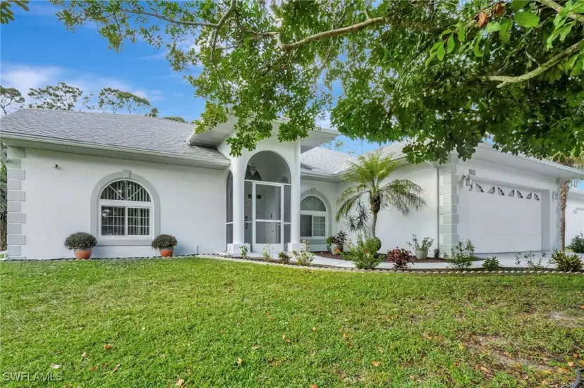 Picture of 809 Robert Ave, Lehigh Acres FL 33936