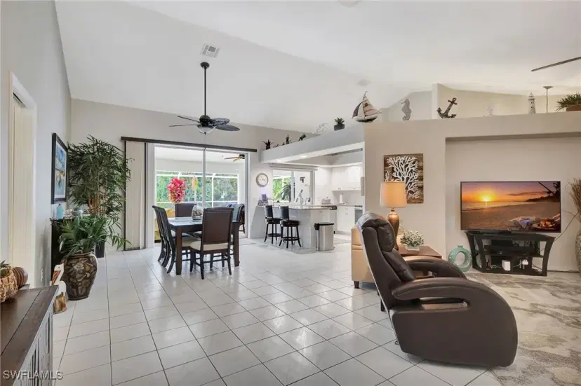 Picture of 809 Robert Ave, Lehigh Acres FL 33936