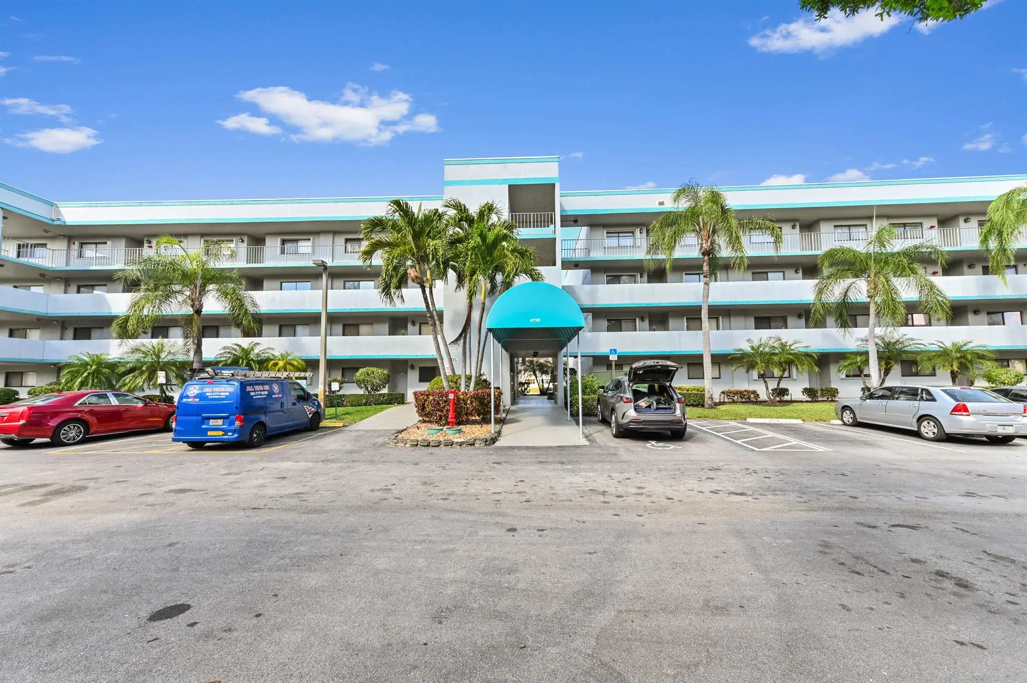 Picture of 4725 Lucerne Lakes Boulevard 410, Lake Worth, FL 33467