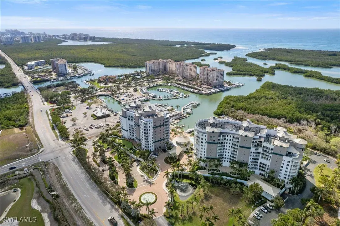 Picture of 13665 Vanderbilt Dr 701, Naples, FL 34110