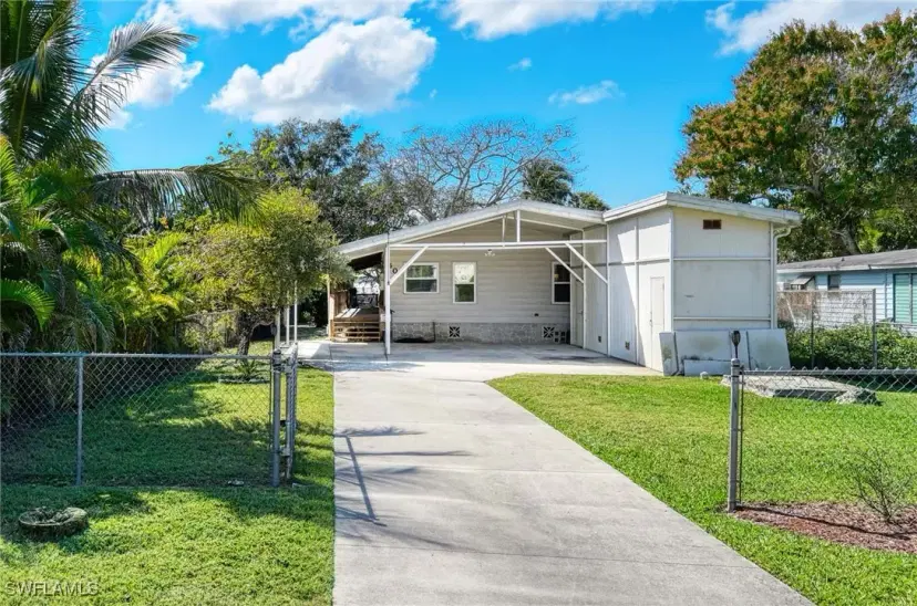 Picture of 50 Henderson Dr, Naples FL 34114