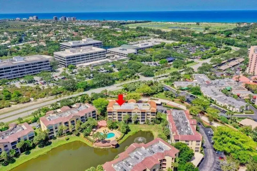 Picture of 700 Uno Lago Drive 402, Juno Beach FL 33408