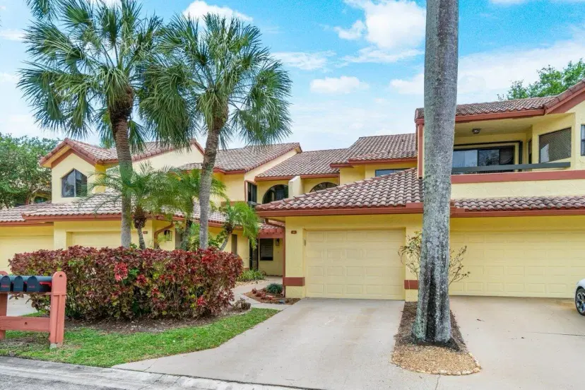 Picture of 5295 10Th Fairway Drive 3, Delray Beach FL 33484