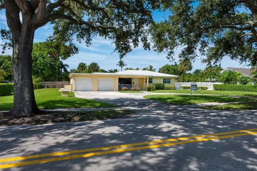 Picture of 2021 NE 24Th St, Lighthouse Point FL 33064