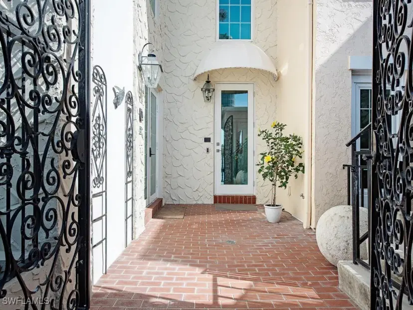 Picture of 4000 Gulf Shore Blvd N 1600, Naples FL 34103