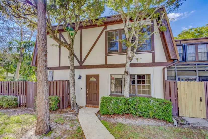 Picture of 128 Weybridge B Circle B, Royal Palm Beach FL 33411