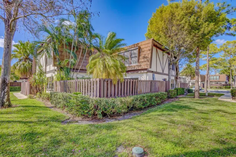 Picture of 128 Weybridge B Circle B, Royal Palm Beach FL 33411