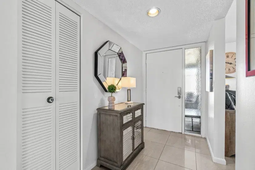 Picture of 5589 Fairway Park Drive 202, Boynton Beach FL 33437