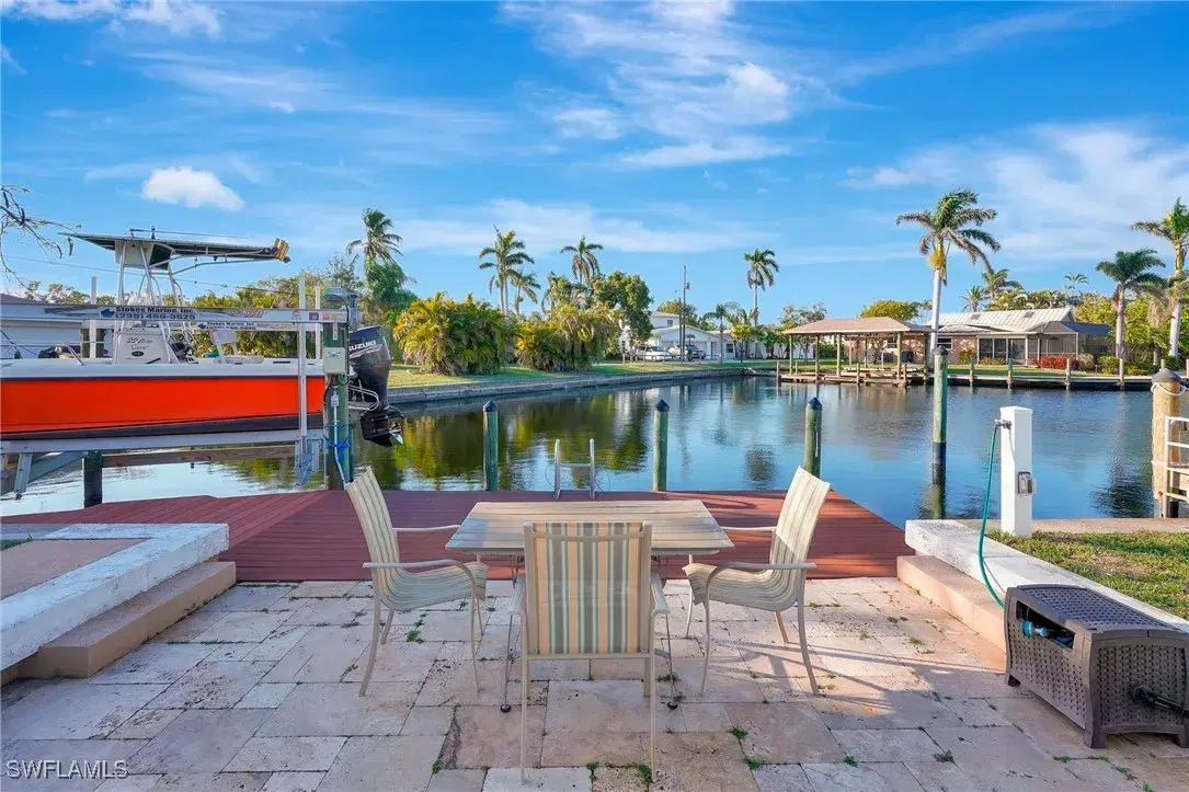 Picture of 14330 Mcgregor Blvd, Fort Myers, FL 33919