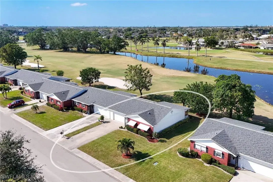 Picture of 6942 Edgewater Cir, Fort Myers, FL 33919
