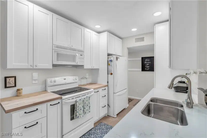 Picture of 7306 Ascot Ct 2, Naples FL 34104