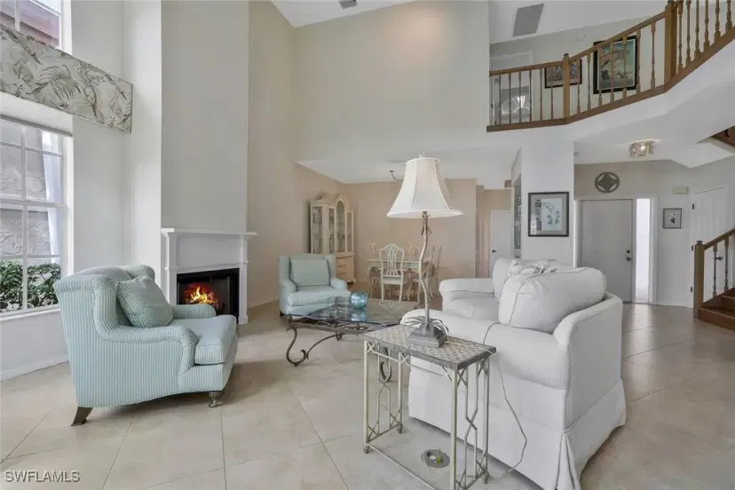 Picture of 187 Amblewood Ln, Naples FL 34105