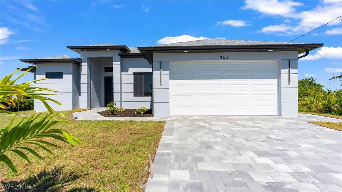 Picture of 705 Carbon St E, Lehigh Acres, FL 33974