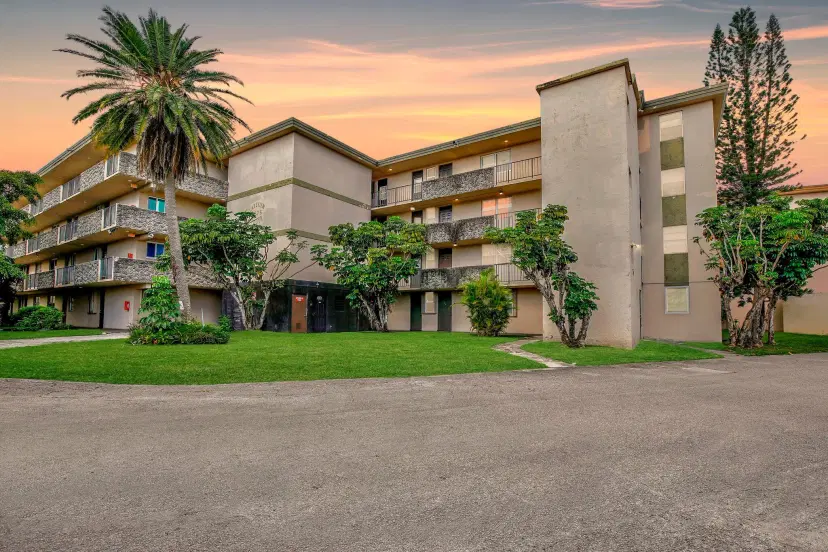 Picture of 5275 NW 10Th Court 405, Plantation FL 33313