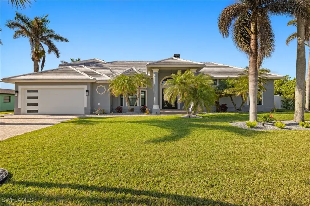 Picture of 18468 Cutlass Dr, Fort Myers Beach, FL 33931