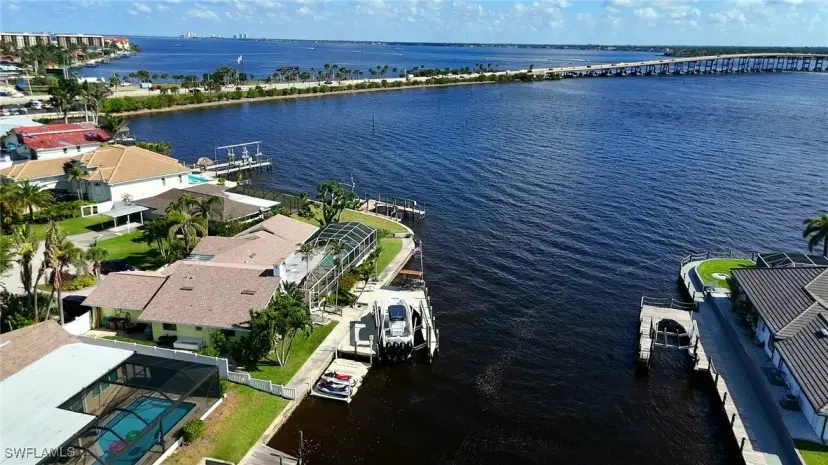 Picture of 1746 Sandy Cir, Cape Coral FL 33904