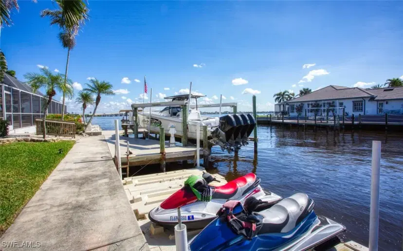 Picture of 1746 Sandy Cir, Cape Coral FL 33904