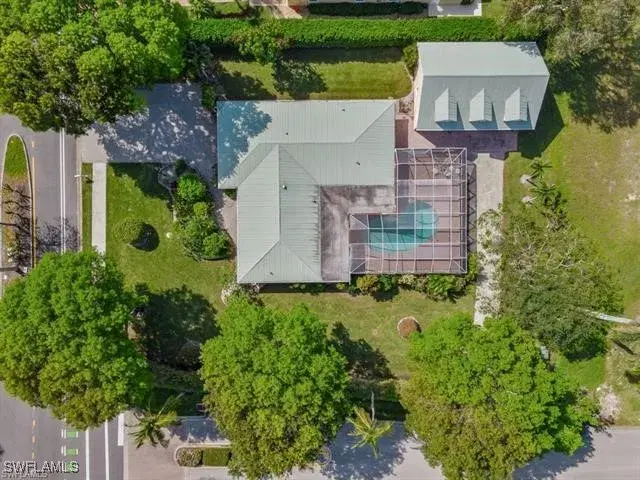 Picture of 737 Mooring Line Dr, Naples FL 34102