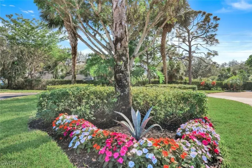 Picture of 388 Mallory Ct, Naples FL 34110