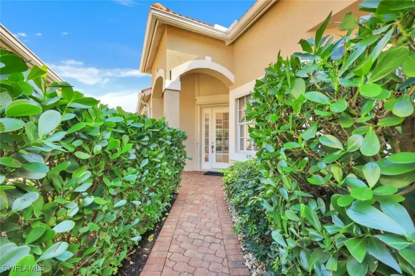 Picture of 388 Mallory Ct, Naples FL 34110
